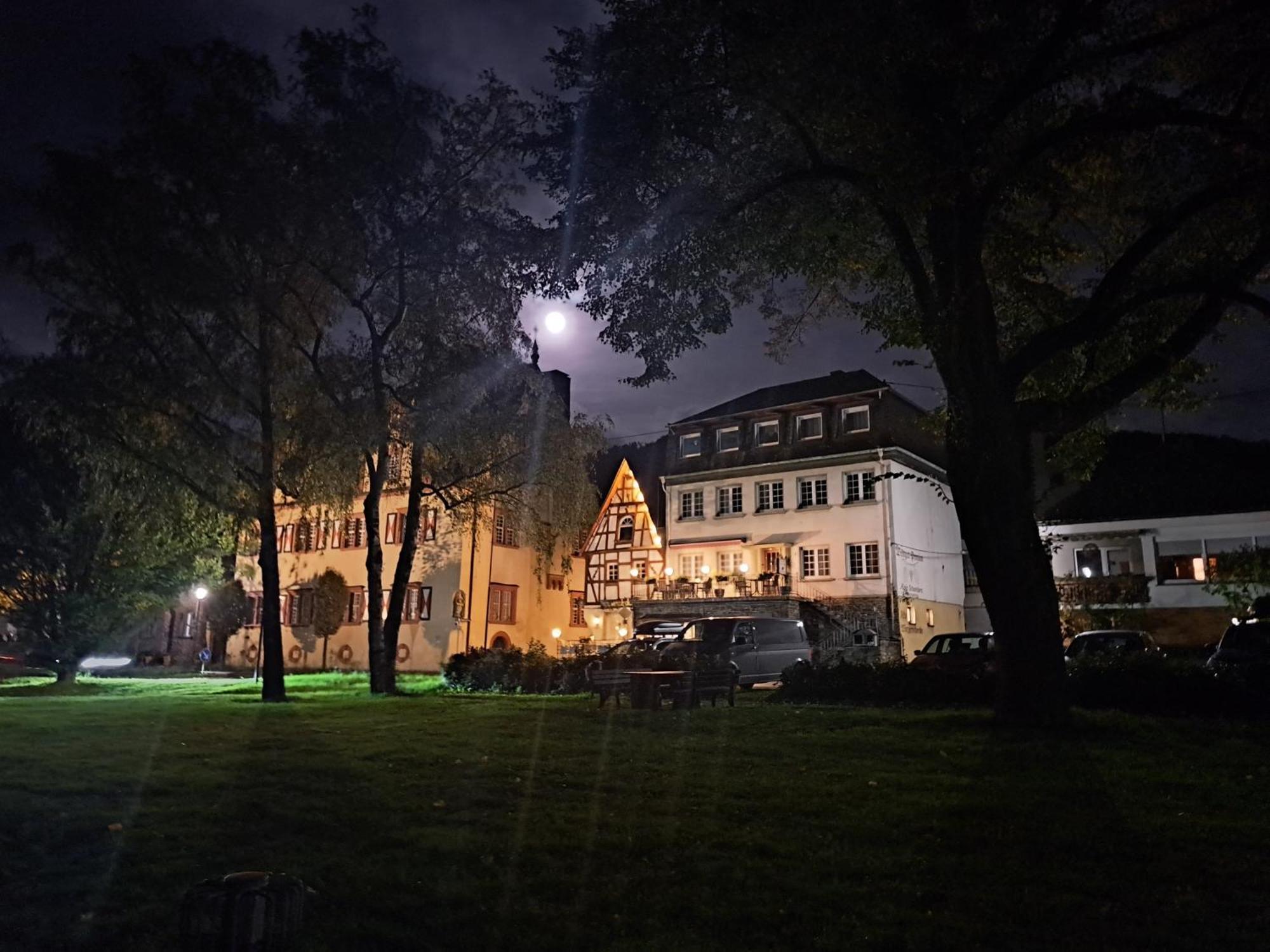 Alte Winzerschenke Hotell Bruttig-Fankel Exteriör bild